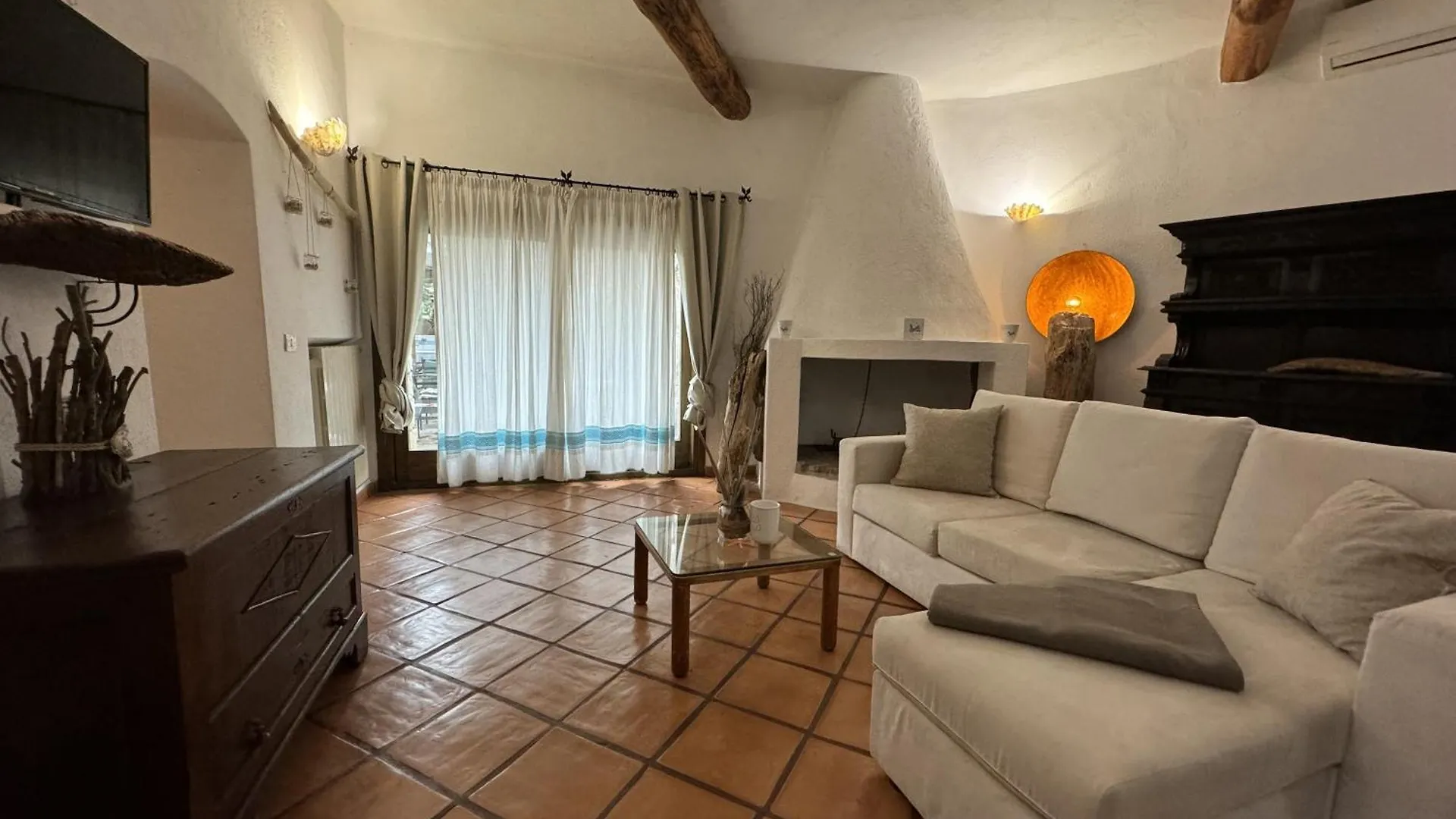 Villa Nuraghe Porto Rotondo 0*,  Italia